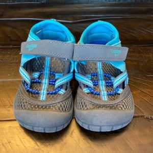 OshKosh sneaker/sandal
